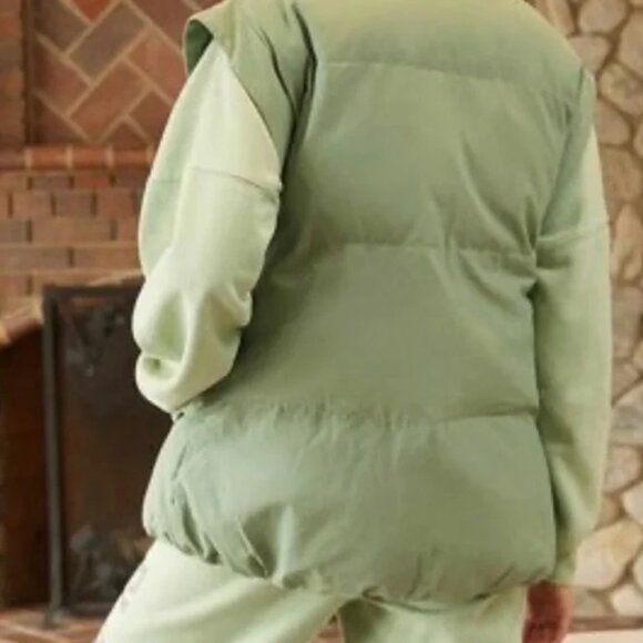 Playboy By PacSun Oversized Puffer Vest Sage Green XS/S Pockets 2 Way Zip Sporty - Picture 2 of 16